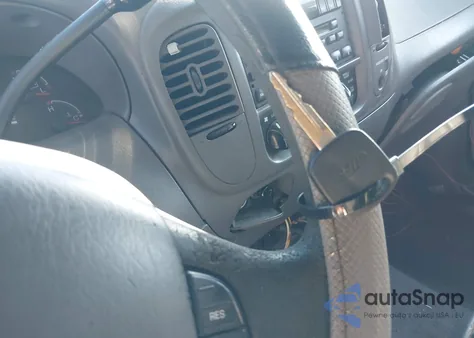 2000 Ford F-150 Lariat/Work Series/Xl/Xlt z USA, uszkodzony, nr VIN 1FTRX17W2YKA51244